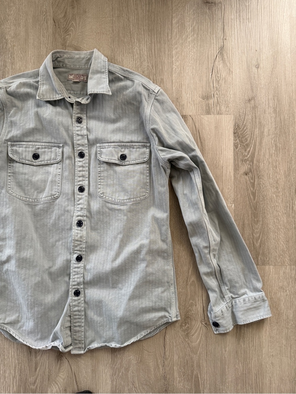 Wallace & Barnes Light Gray Men's Button-Up Utility Shirt Small
